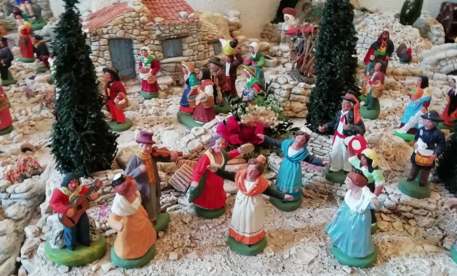 Christmas traditions in Provence - Chateau de Montcaud